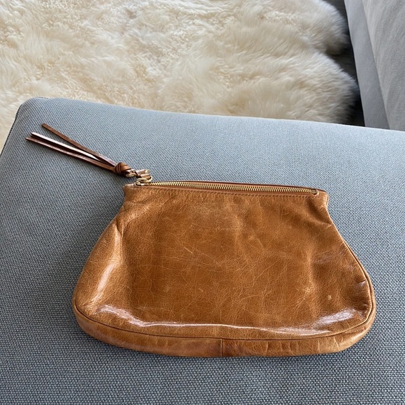 Hobo top grain caramel leather MSRP $158 Lizzie ( minor flaws) clutch/ handbag - Picture 12 of 13